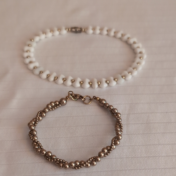 Jewelry - Elegant White and Gold Tone Vintage Beaded Bracelet Set